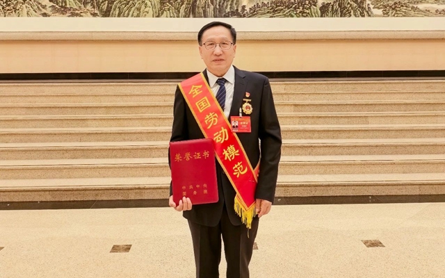 祝賀！新疆宜化礦業(yè)龐建將榮獲全國勞動模范